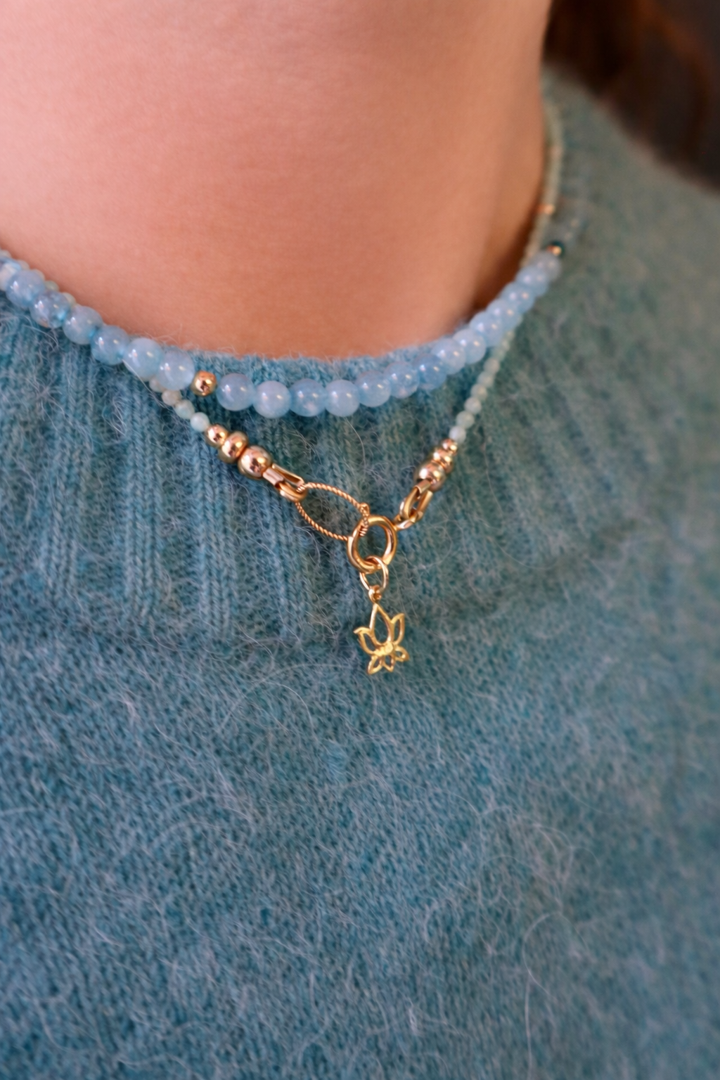 ketting van chalcedoon en goldfilled kralen