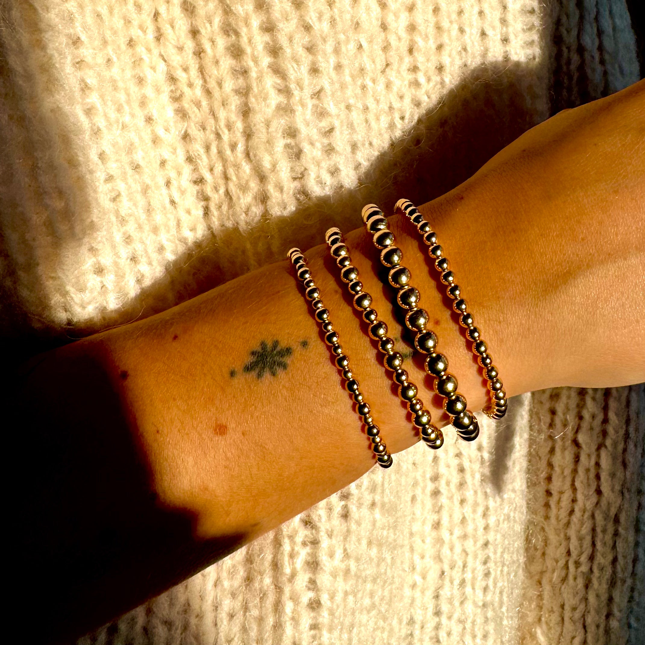 basic armband van goldfilled 6mm kralen