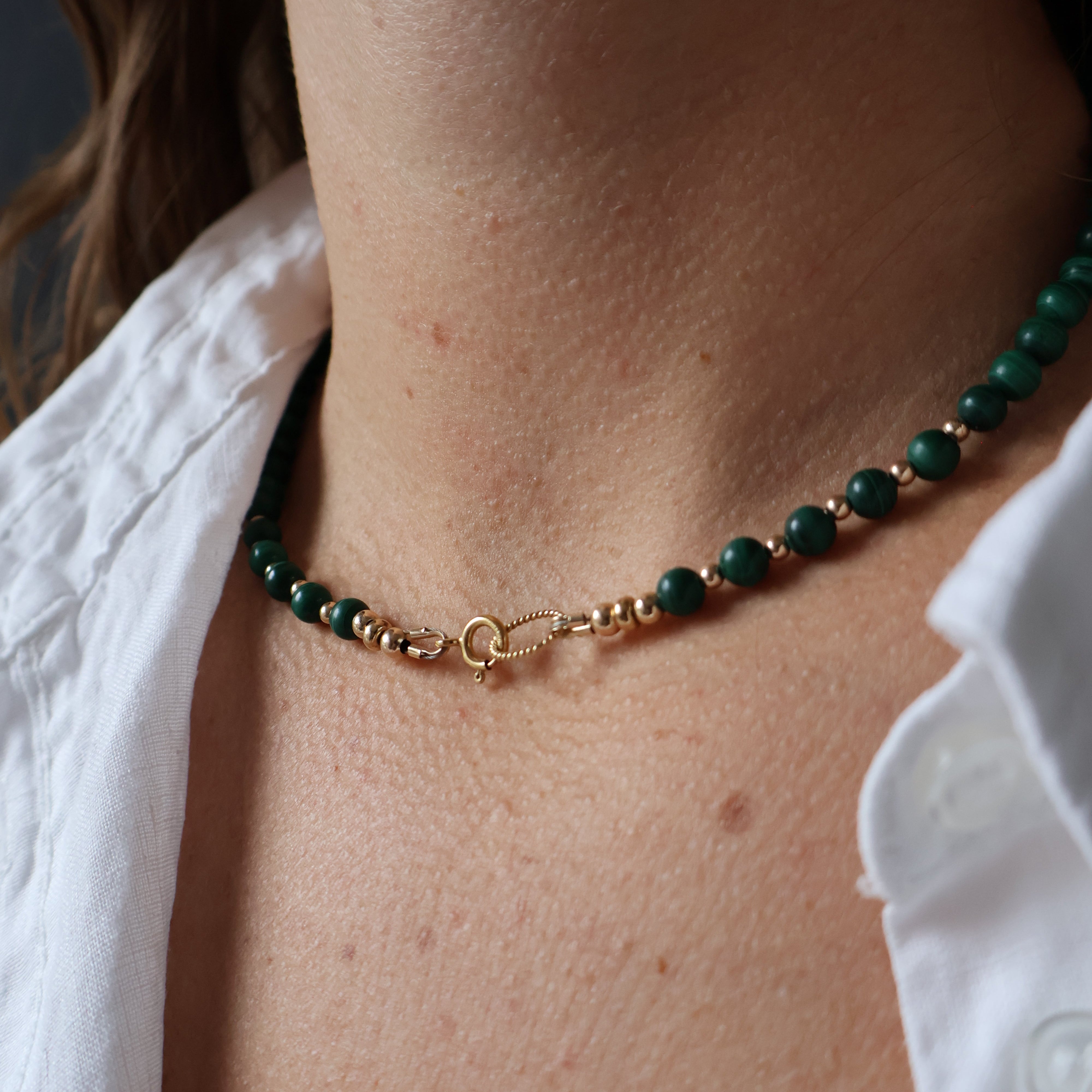 ketting van ronde malachiet en goldfilled kralen