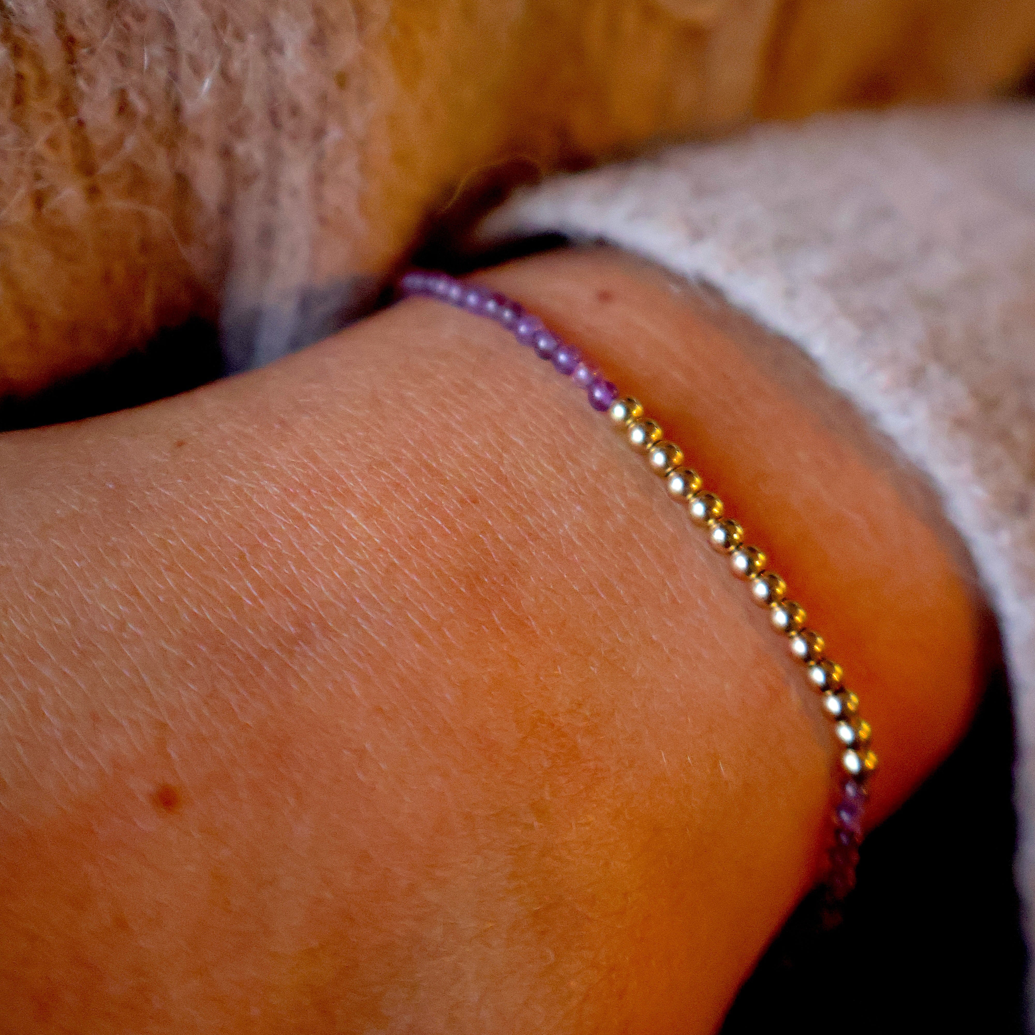 armbandje van amethist en goldfilled kraaltjes
