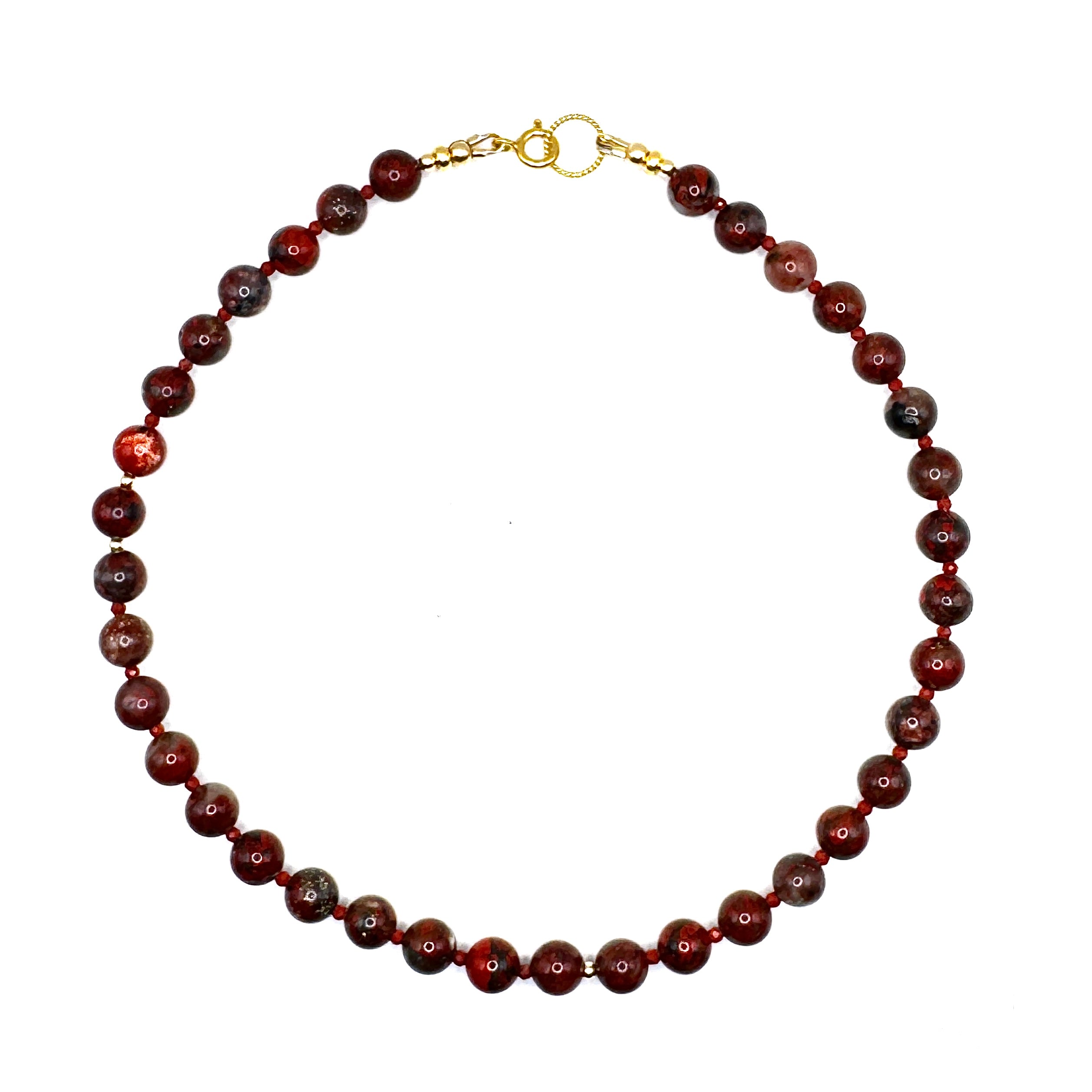 ketting van ronde rode jaspis en facet geslepen jaspis kralen