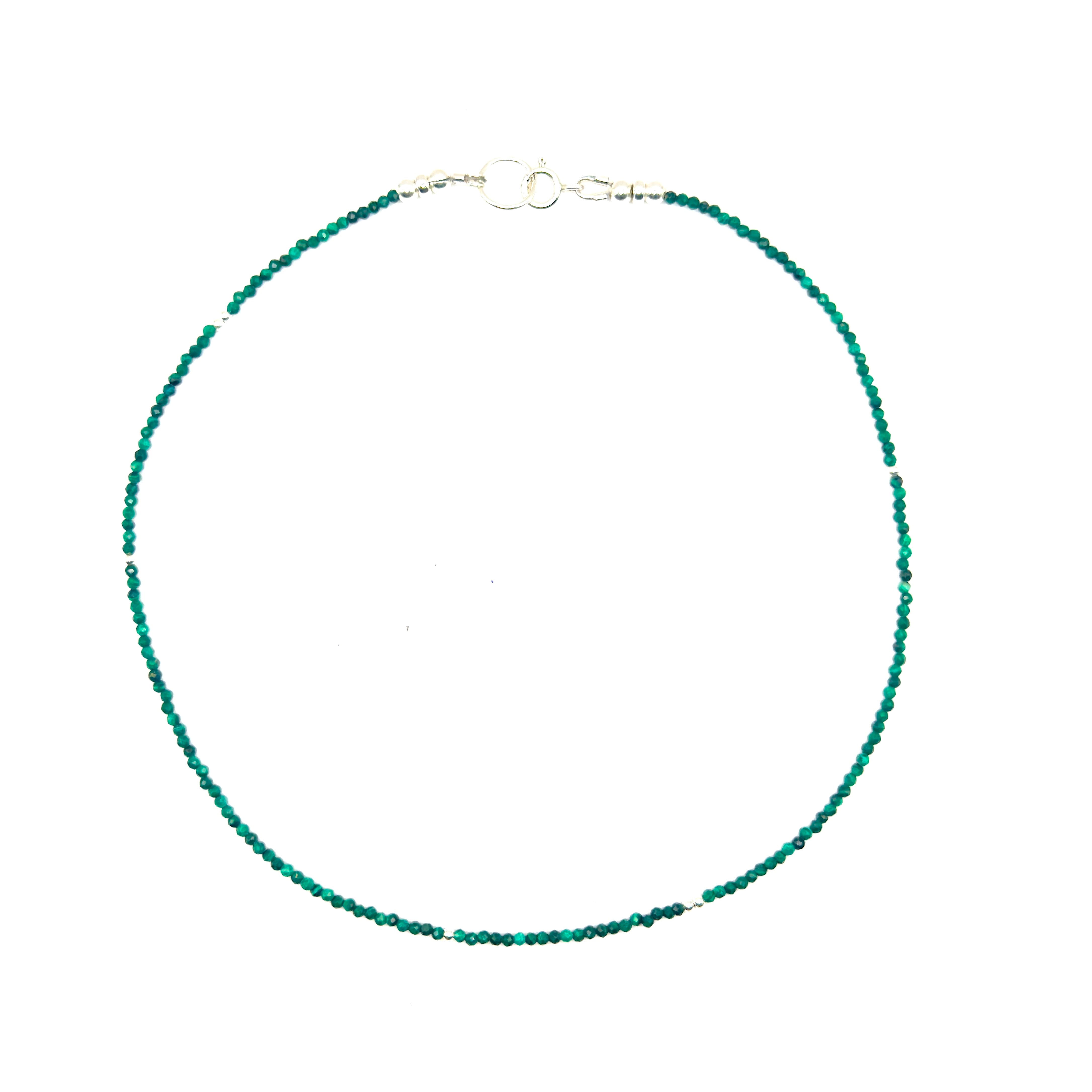 ketting van facet geslepen malachiet en goldfilled kraaltjes