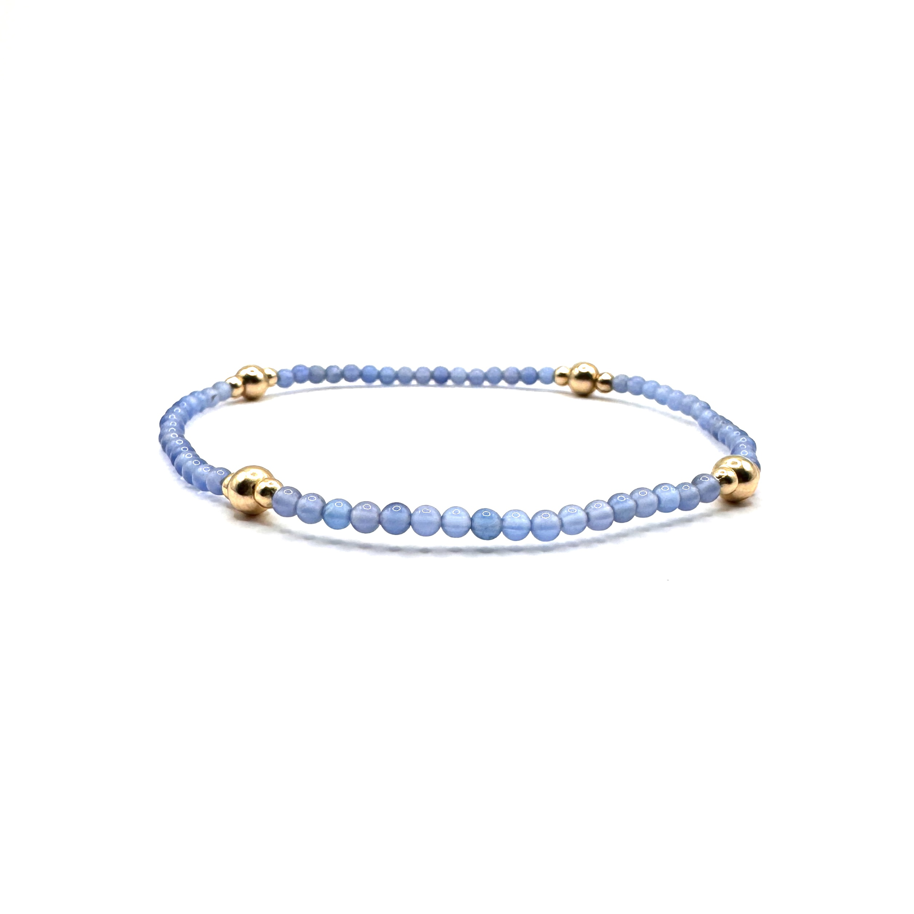 armband van lichtblauw agaat en goldfilled kralen
