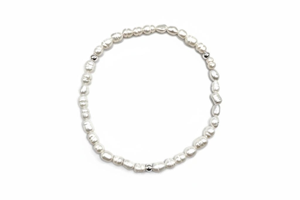 armbandje van zoetwaterpareltjes en  sterling zilveren kralen
