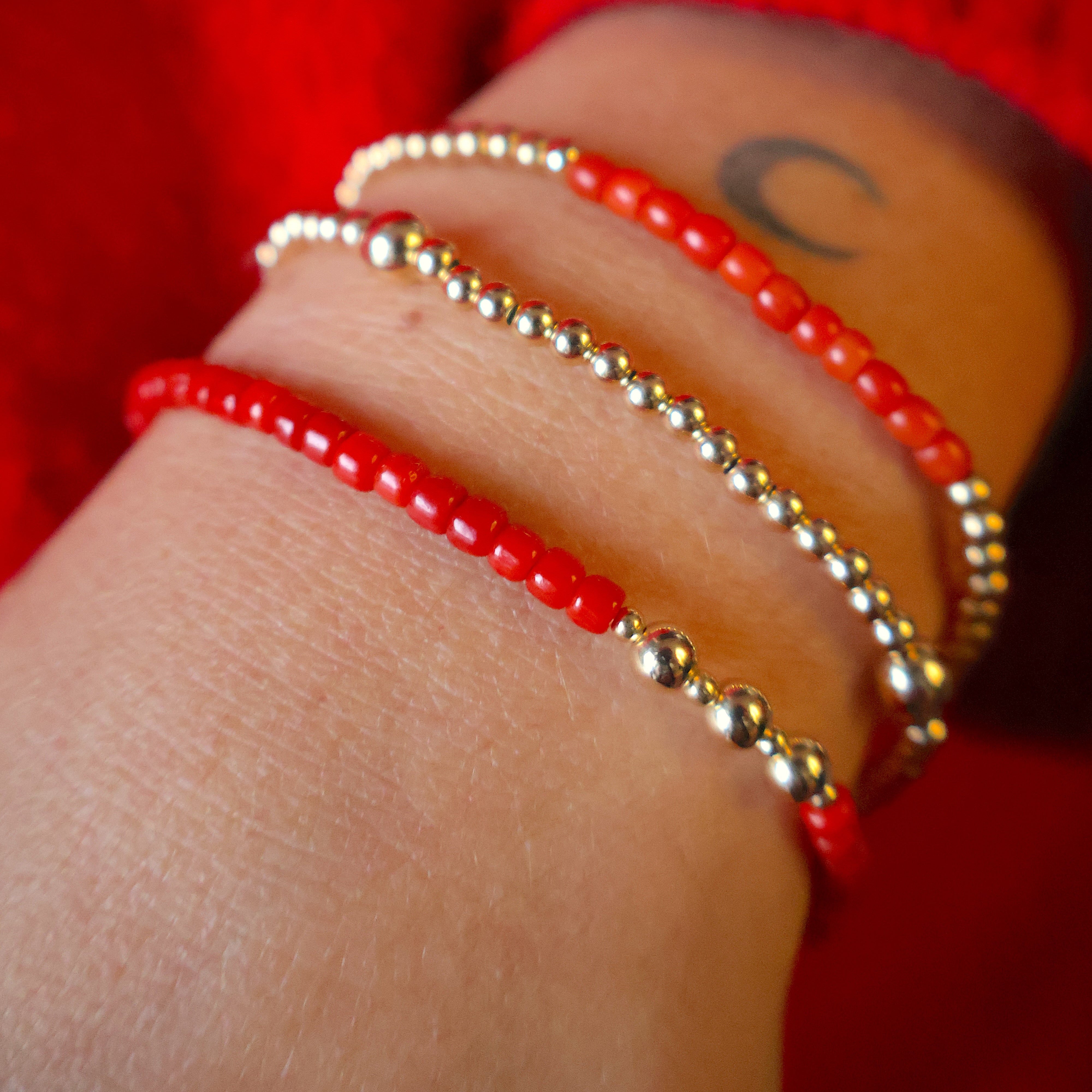 armband cilindervormige koraalen  goldfilled kralen