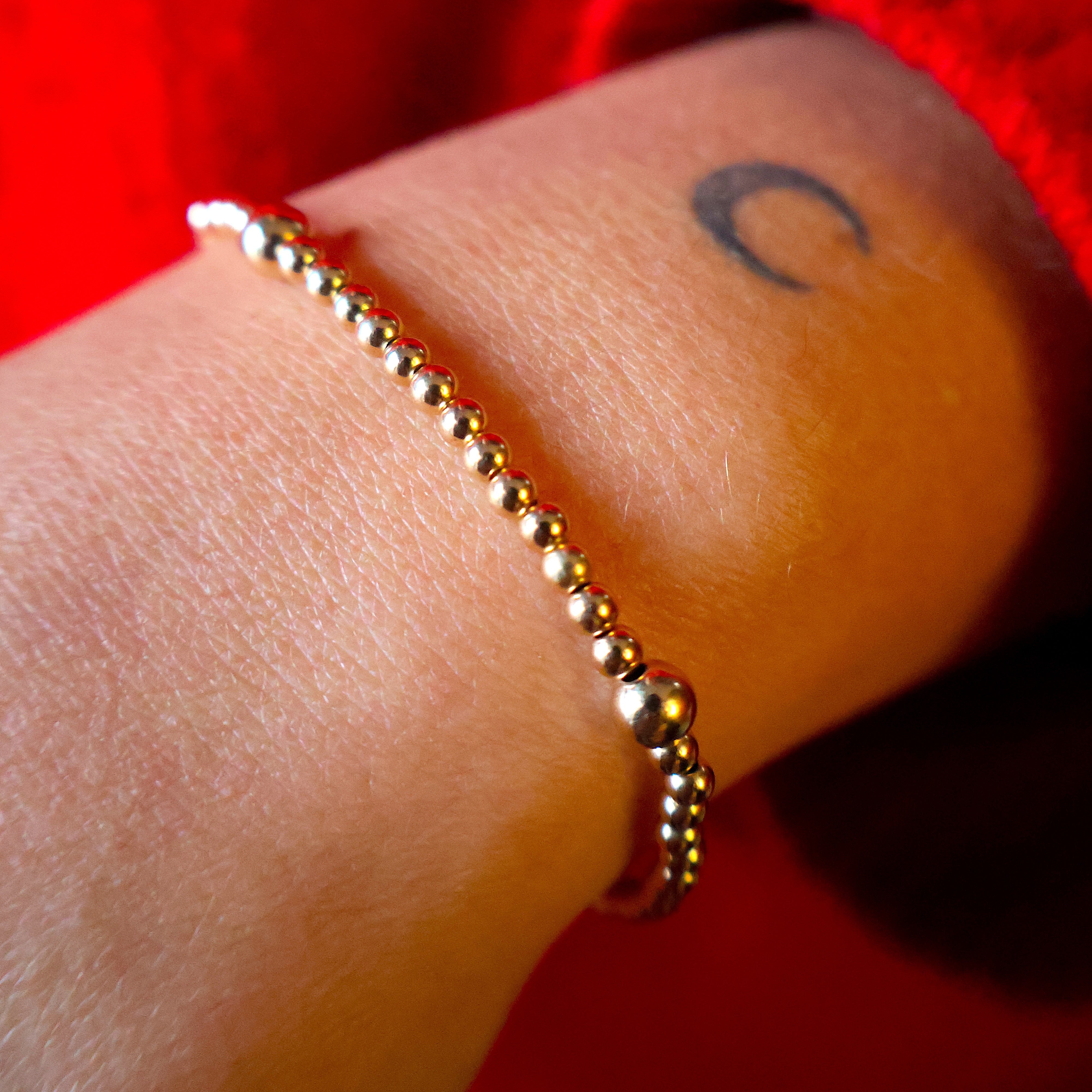 basic armbandje goldfilled 3mm met 5mm kralen