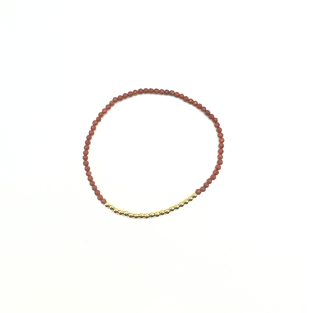 armband van rode jaspis en goldfilled kralen