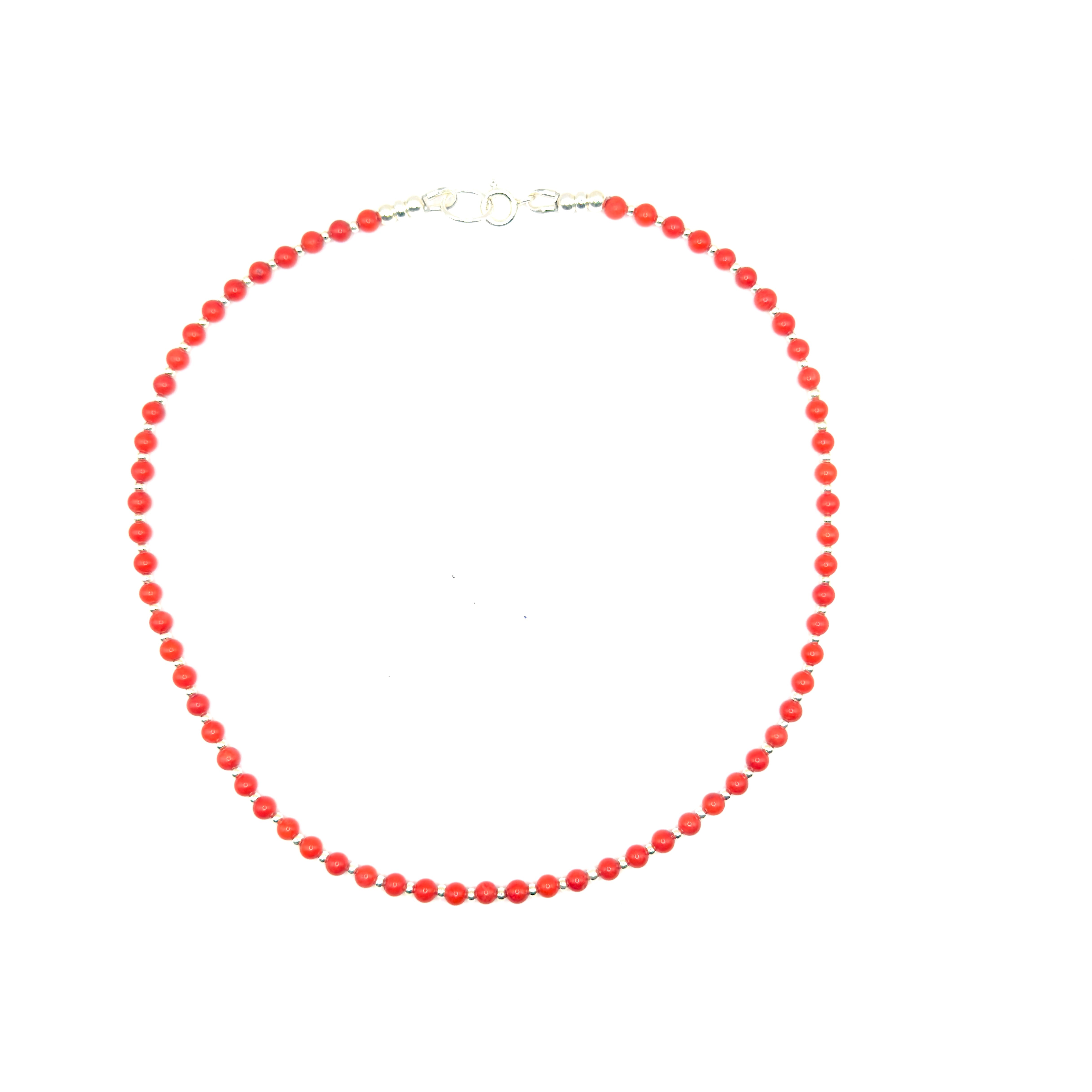 ketting van rond koraal en zilveren kralen